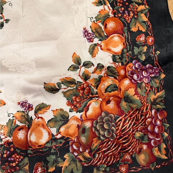 Thanksgiving Tablecloths Set of 2 - Picture 2 of 14